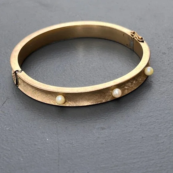 Art Deco Gold Filled Brushed gold filled Cultured pearl Bangle Bracelet . Winar - Picture 4 of 10
